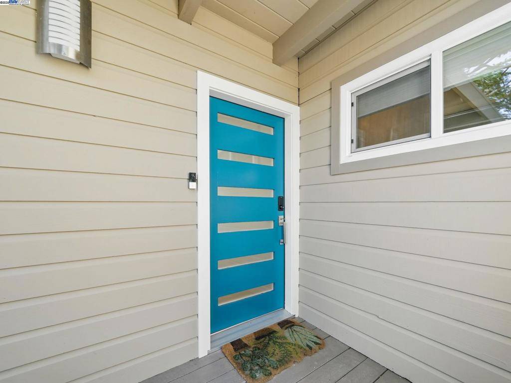 Oakland, CA 94611,2323 Mastlands Dr