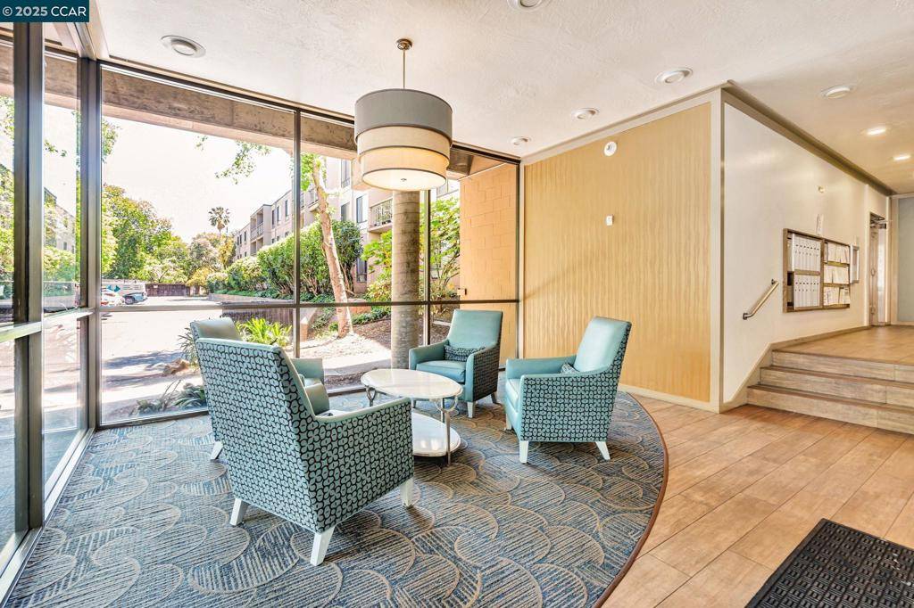 Walnut Creek, CA 94596,490 N Civic Drive #101