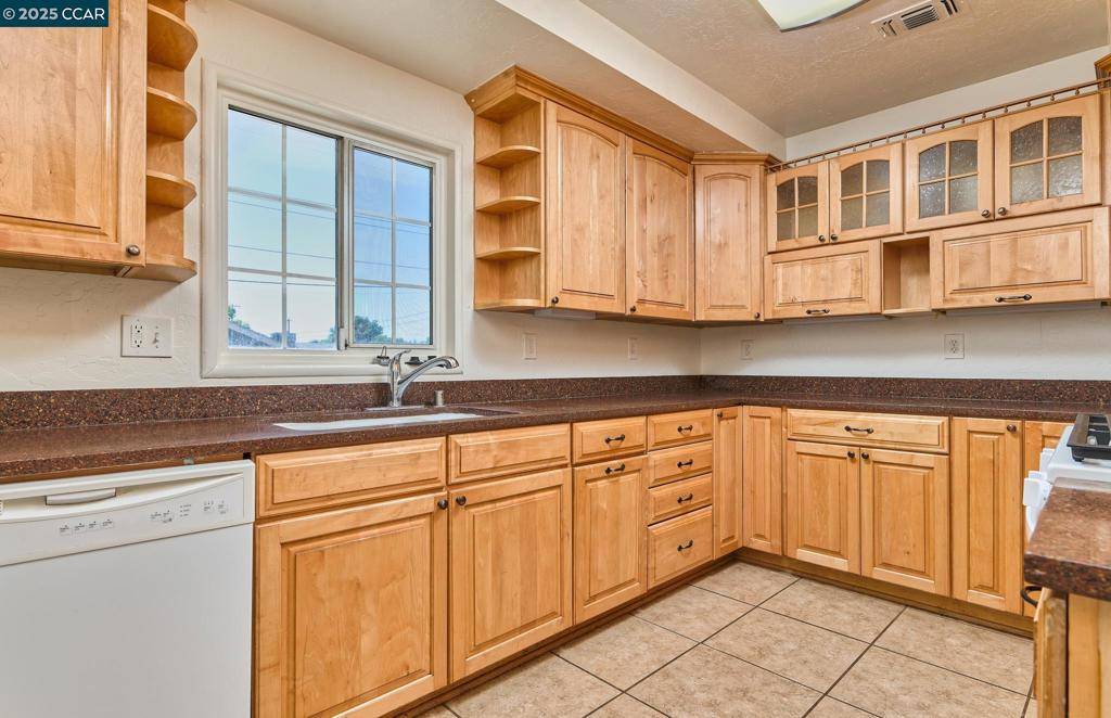 North Highlands, CA 95660,5708 Georgia Dr