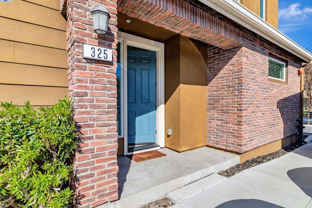 Sunnyvale, CA 94085,325 Charles Morris Ter