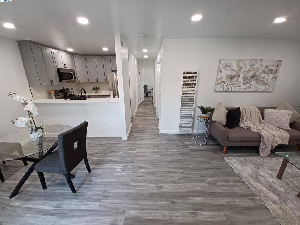 Union City, CA 94587,112 Aurora Plz