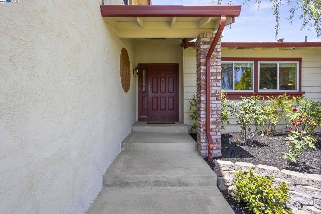 Dublin, CA 94568-1081,8688 Royston Ct