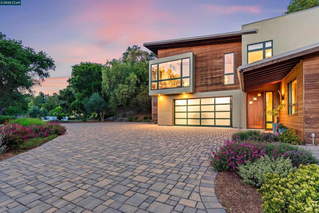 Orinda, CA 94563,53 Tara Rd