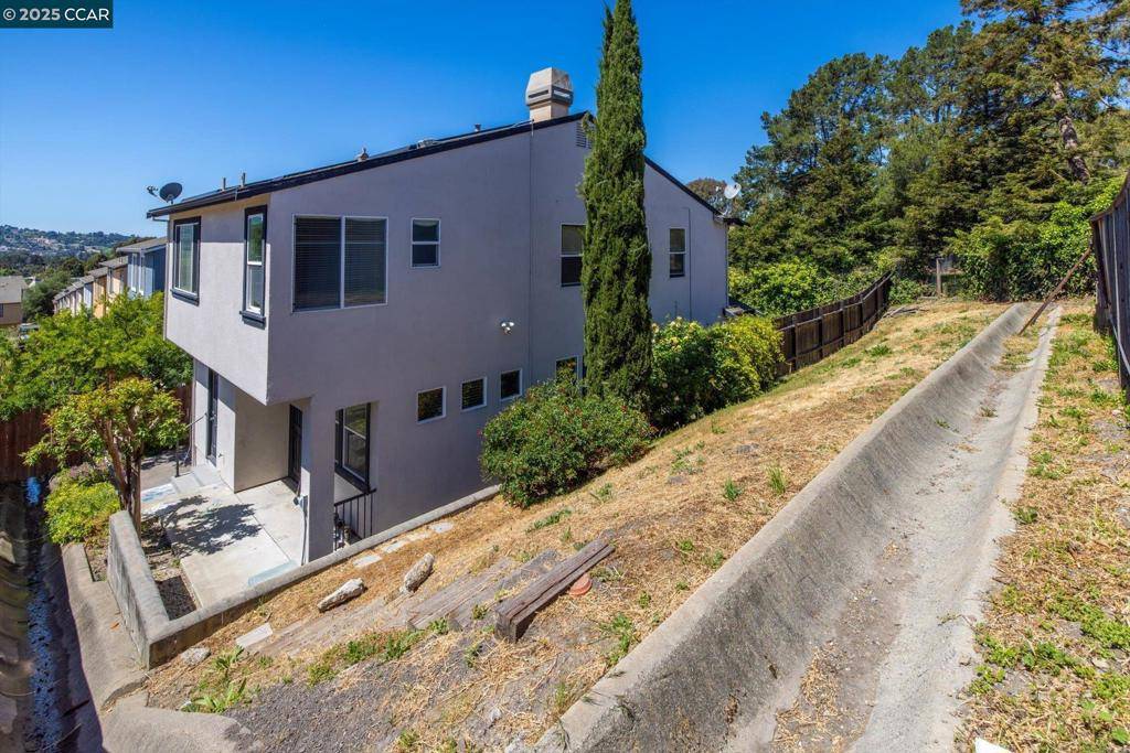 El Sobrante, CA 94803,272 Appian Village Dr