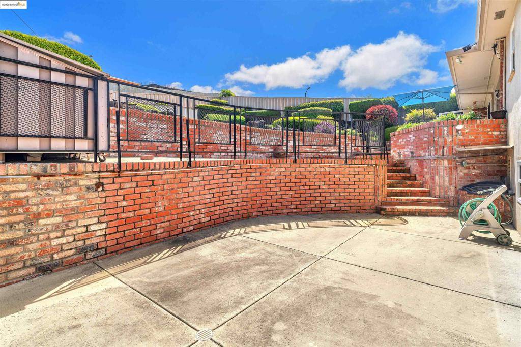 Castro Valley, CA 94546,18522 Madison Ave