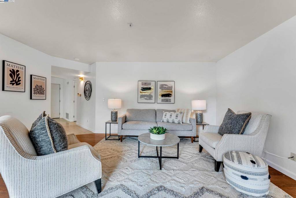 Hayward, CA 94546,21239 Gary Dr #316A
