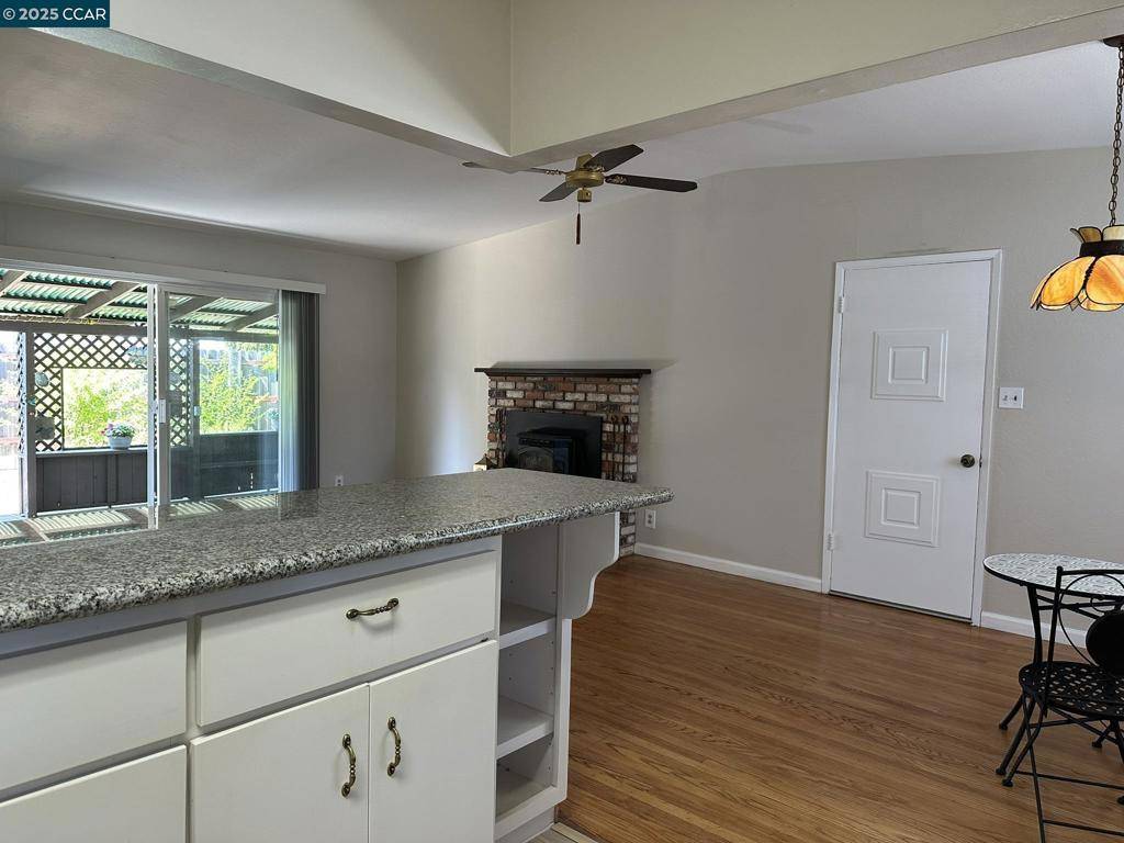 El Sobrante, CA 94803,1202 Salida Way