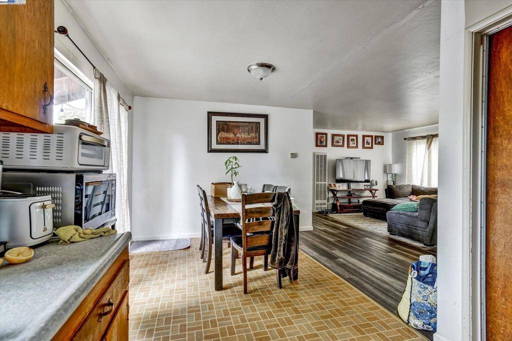 Hayward, CA 94544,676 Berry Ave