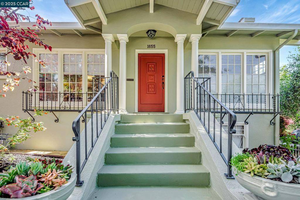 Oakland, CA 94602,1655 E 38Th St