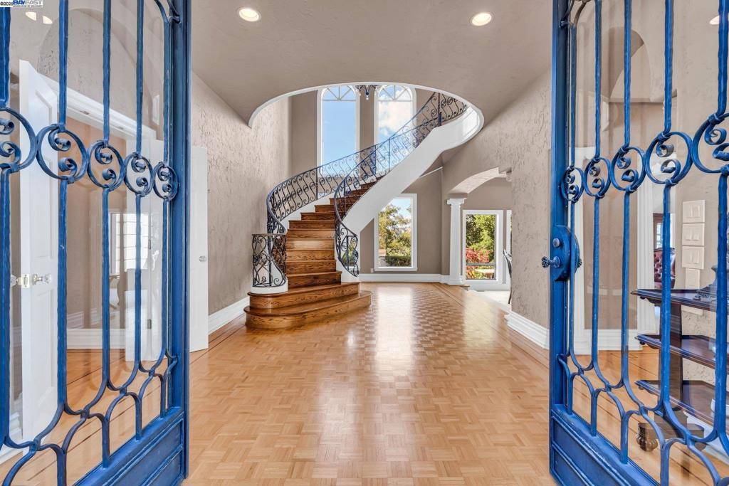 Alamo, CA 94507,219 Valley Oaks Dr