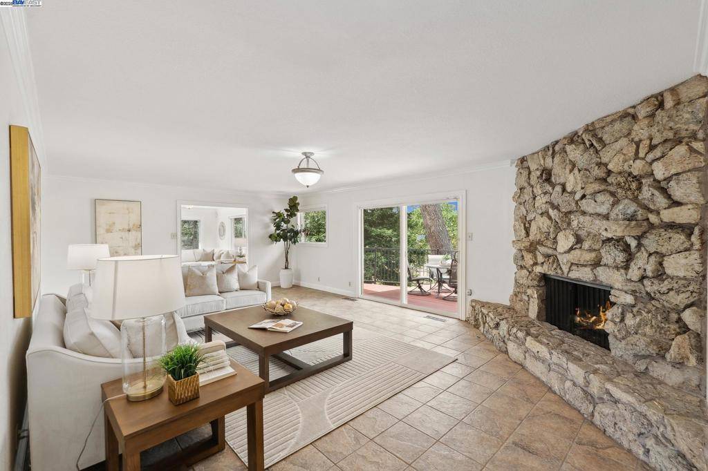 Walnut Creek, CA 94595,375 Montecillo Dr