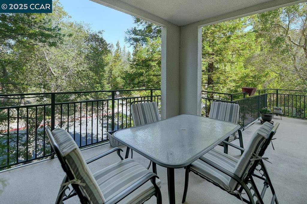 Walnut Creek, CA 94595,5910 Horsemans Canyon Dr #5A