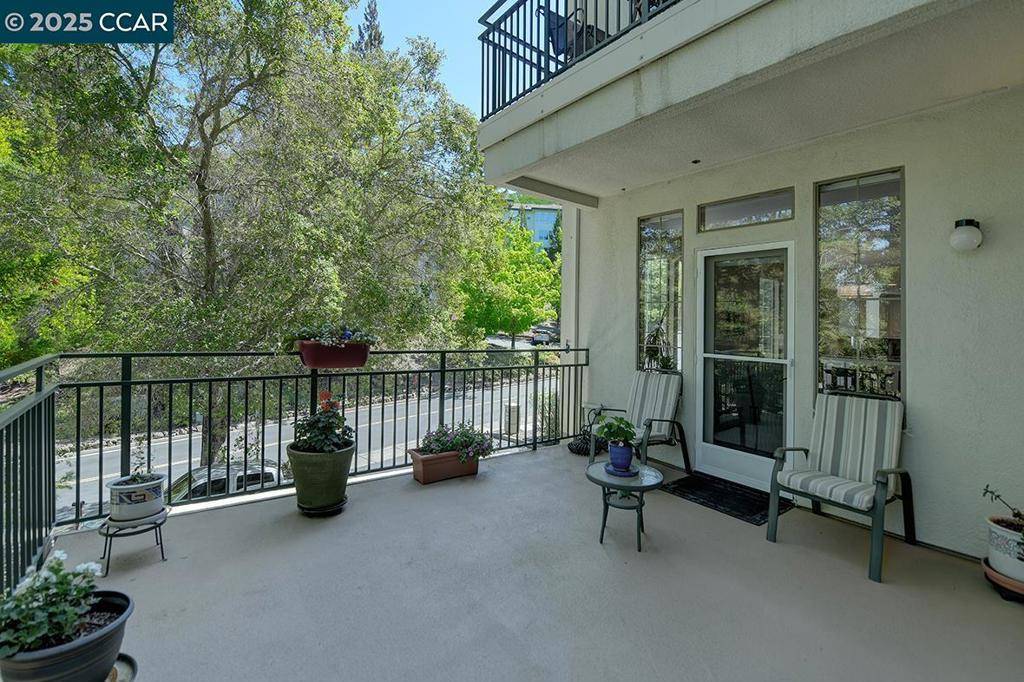 Walnut Creek, CA 94595,5910 Horsemans Canyon Dr #5A