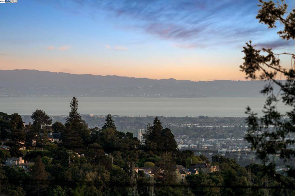 Oakland, CA 94611,5915 RINCON DRIVE