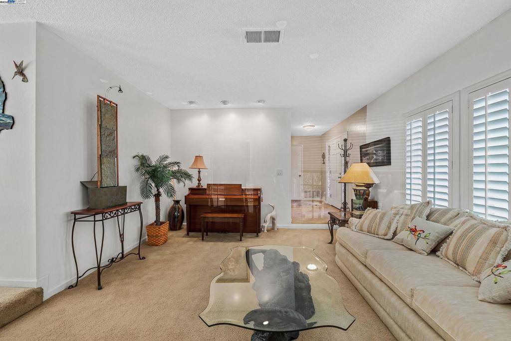 Livermore, CA 94550,576 Emerald St