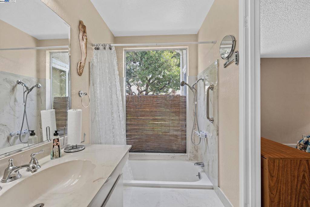 Livermore, CA 94550,576 Emerald St