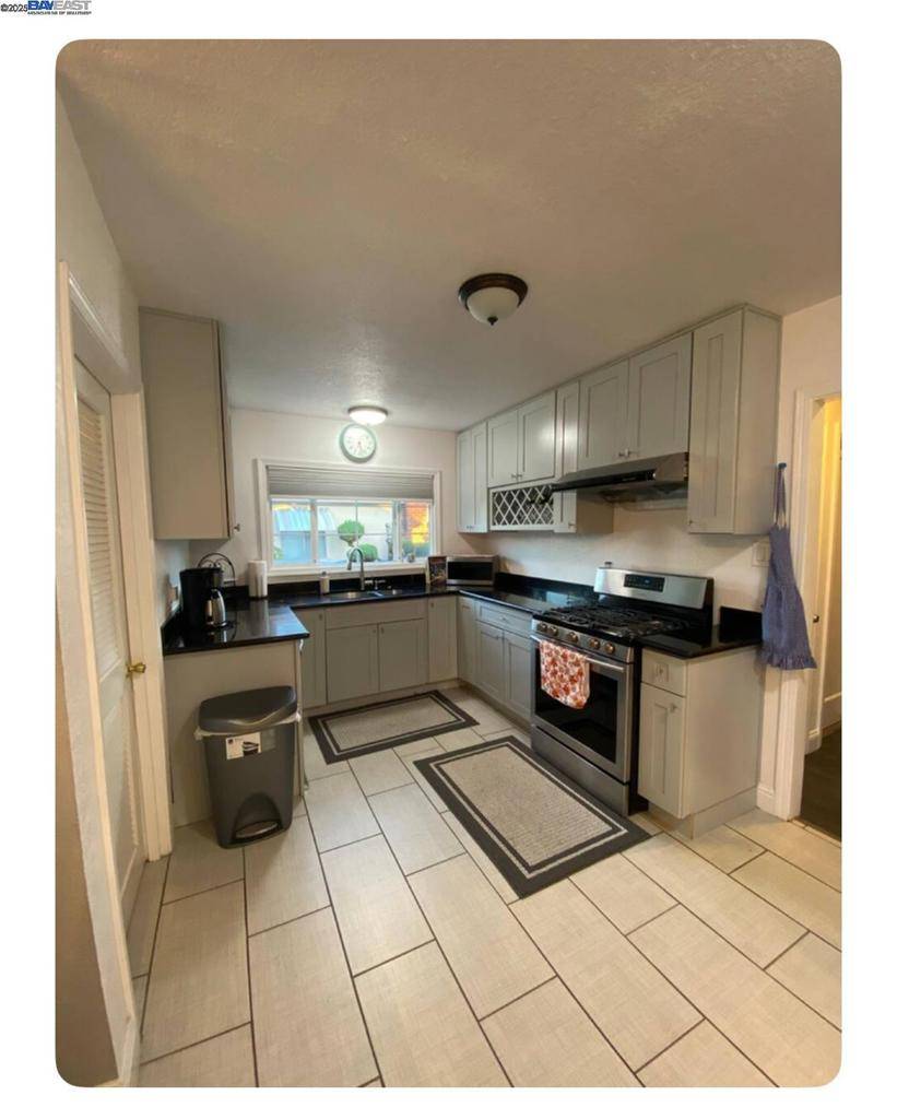 San Leandro, CA 94578,1112 Adason Dr