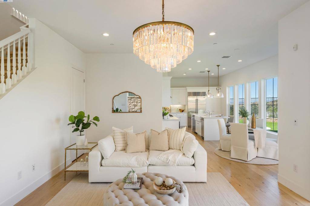 CA 91326,20857 W Acorn Circle