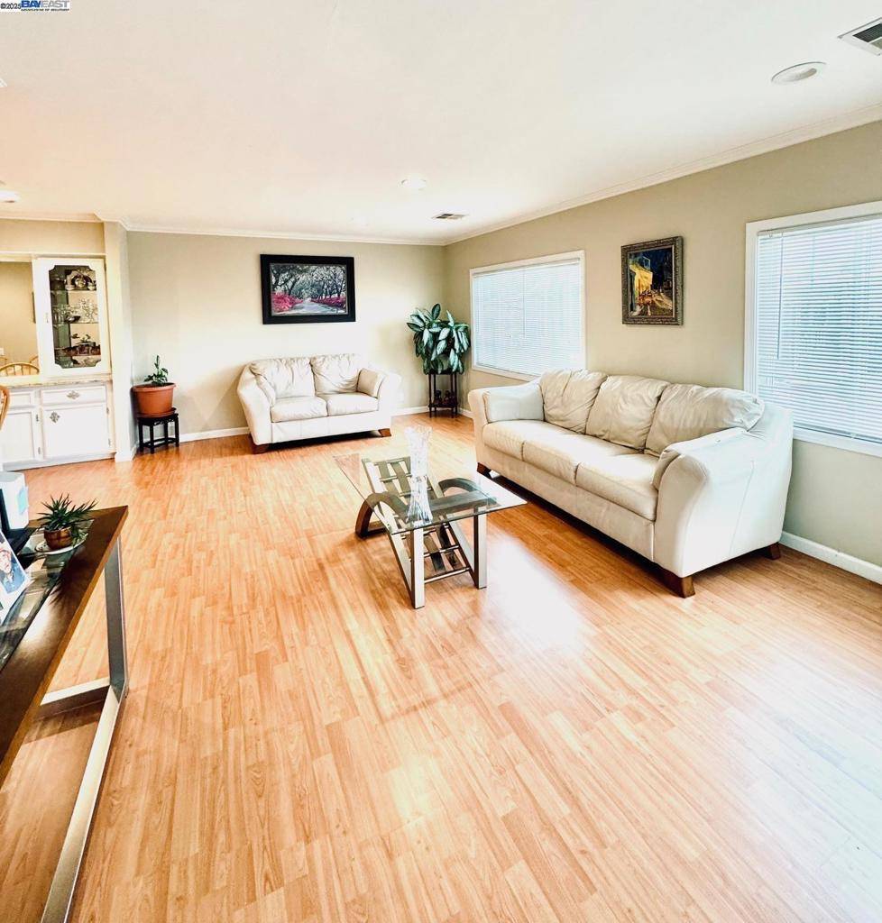 Hayward, CA 94545,27939 Pueblo Calle