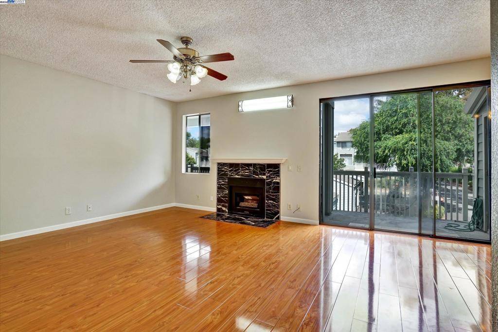Fremont, CA 94536,3402 Pinewood Ter #211
