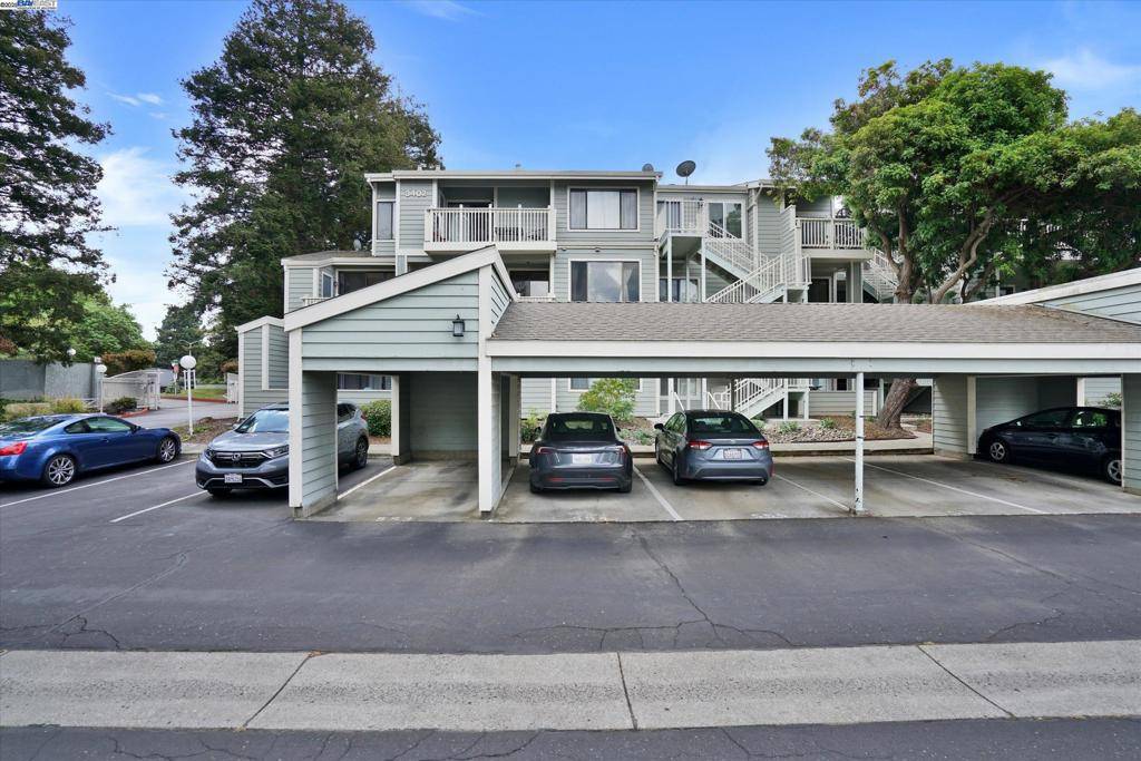 Fremont, CA 94536,3402 Pinewood Ter #211
