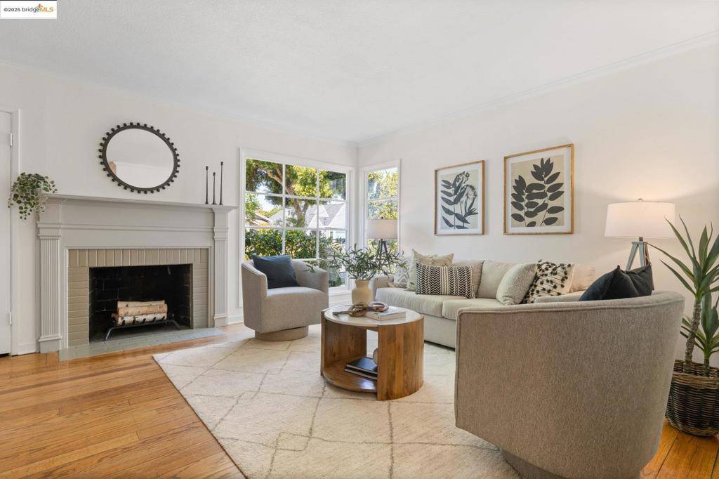 San Leandro, CA 94577,682 Saint Marys Ave