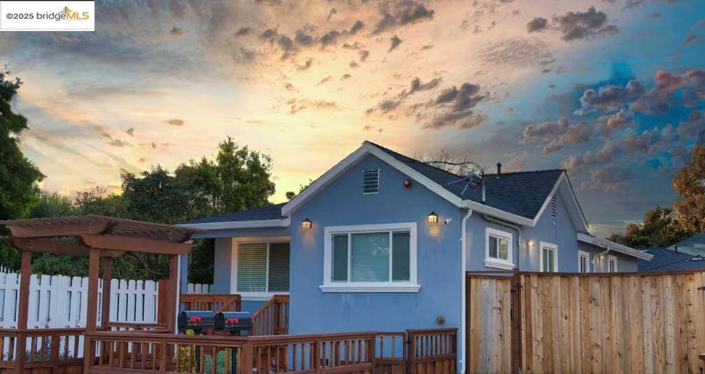 Emeryville, CA 94608,976 53rd ST