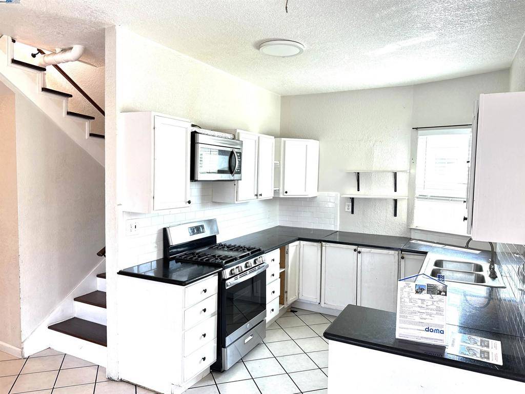 Oakland, CA 94621,1610 85th Avenue
