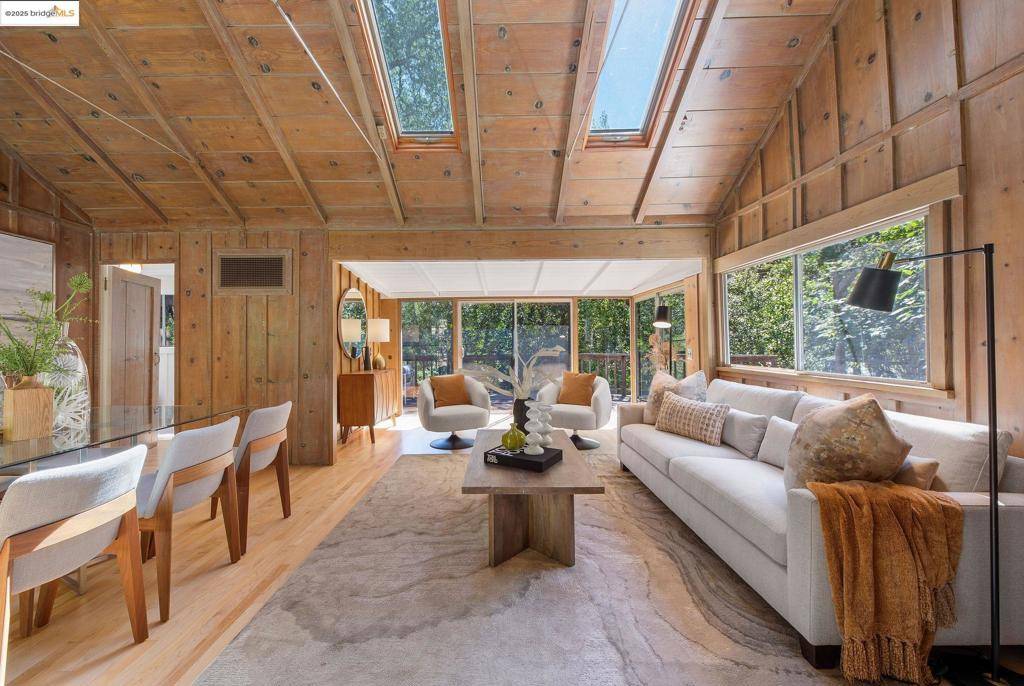 Portola Valley, CA 94028,1019 Los Trancos Rd
