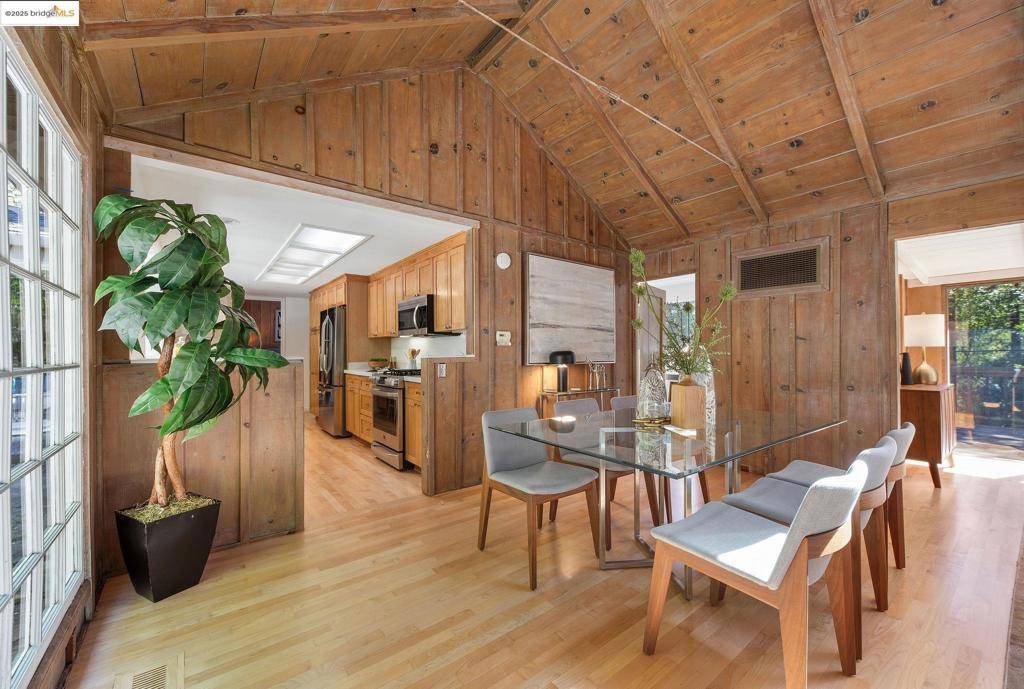 Portola Valley, CA 94028,1019 Los Trancos Rd