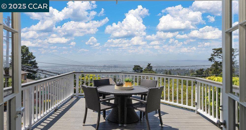 Oakland, CA 94611,6342 Chelton Dr