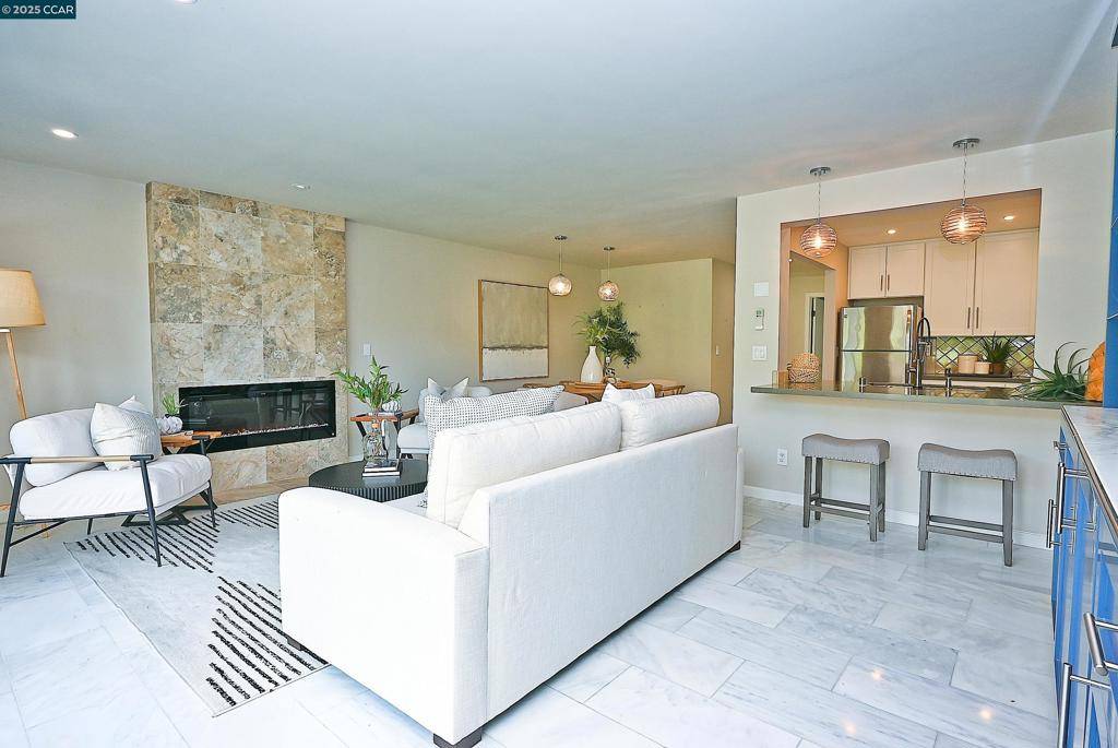 Walnut Creek, CA 94595,3434 Tice Creek Dr #7