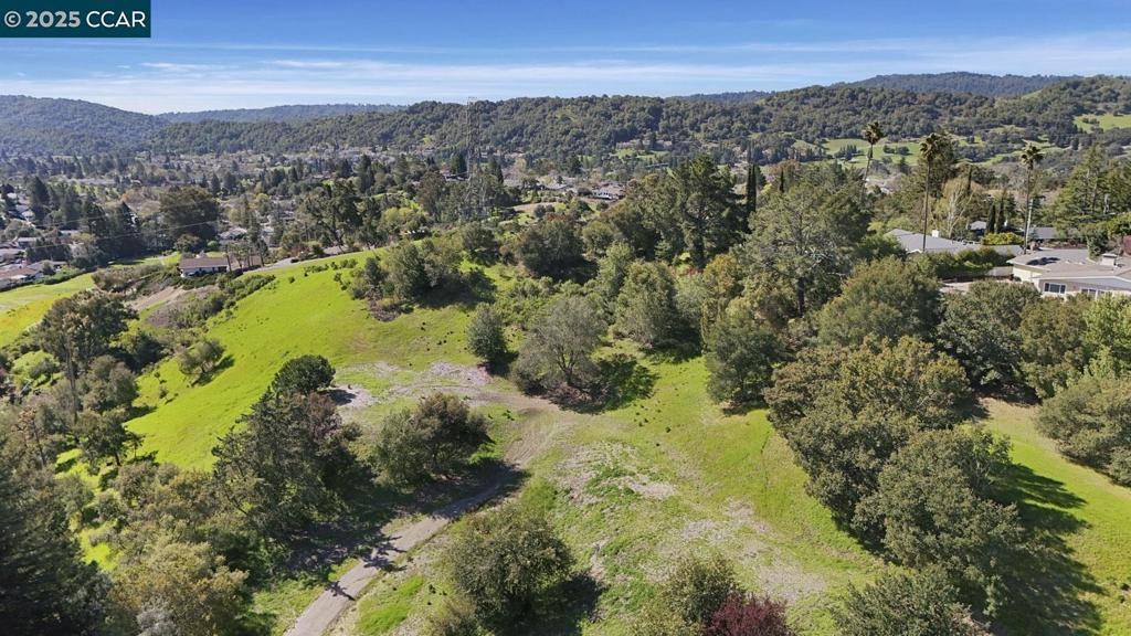 Moraga, CA 94556,38 Warfield Dr.
