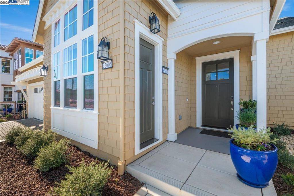 Union City, CA 94587,32606 Singh Circle