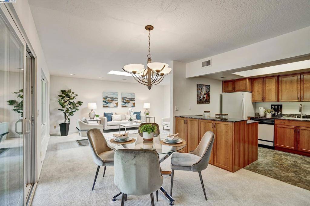 Walnut Creek, CA 94595,2841 Ptarmigan Dr #1