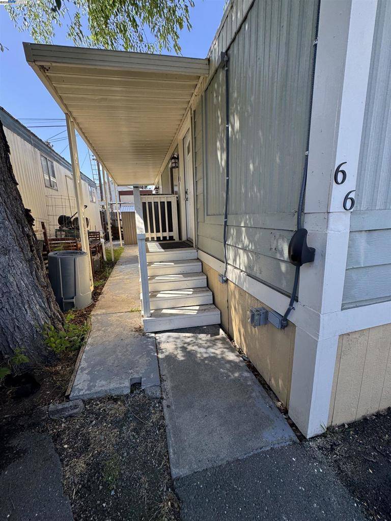 San Leandro, CA 94577,2399 E 14th Street