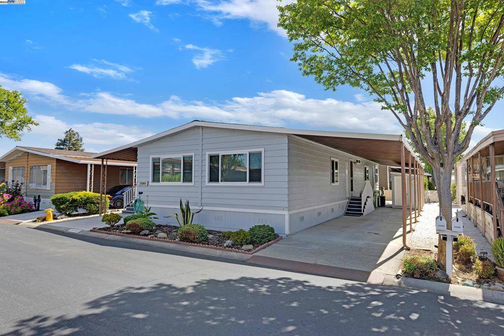 Hayward, CA 94544,29360 Middleborough Way