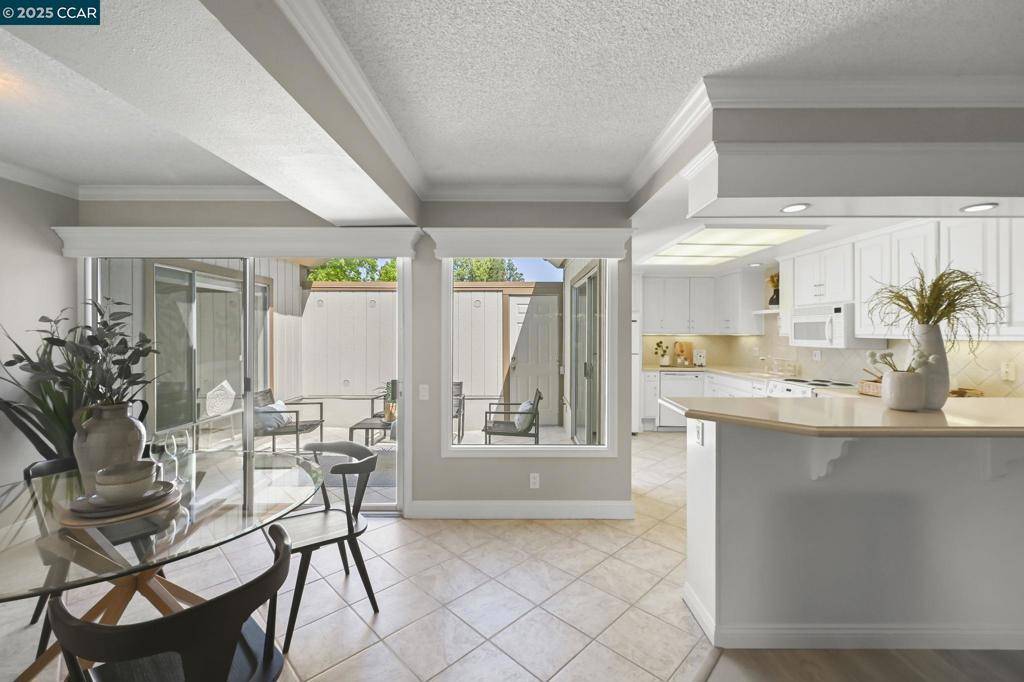 Walnut Creek, CA 94595,2516 Tice Creek Dr ##2