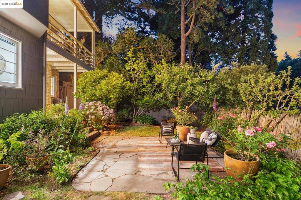 Berkeley, CA 94708,1025 Creston Rd