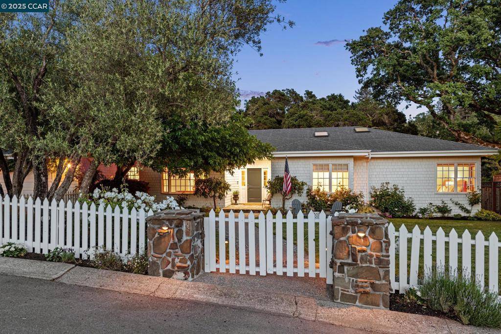 Orinda, CA 94563,77 Van Ripper Ln