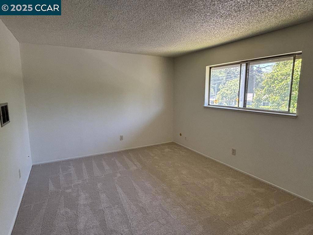 Concord, CA 94518,1060 Oak Grove Rd #10