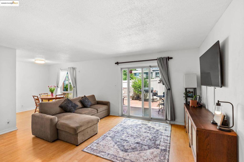 Concord, CA 94518,2044 Sierra Rd. #3