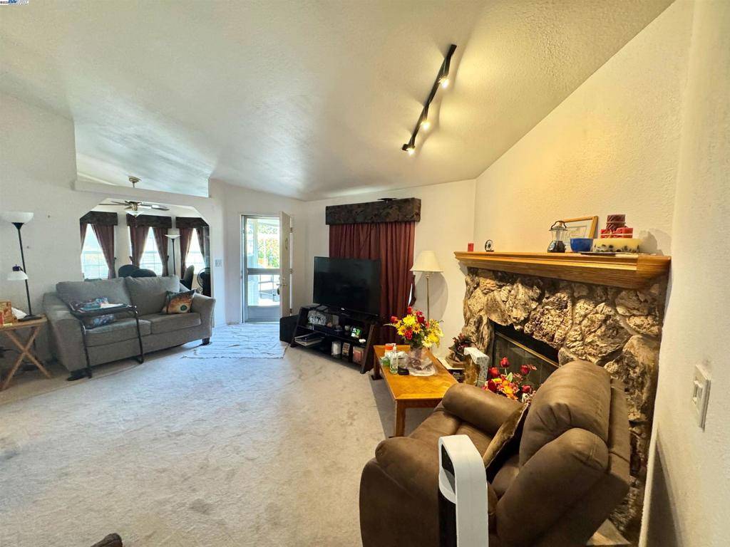 Sunnyvale, CA 94089,1225 Vienna Dr