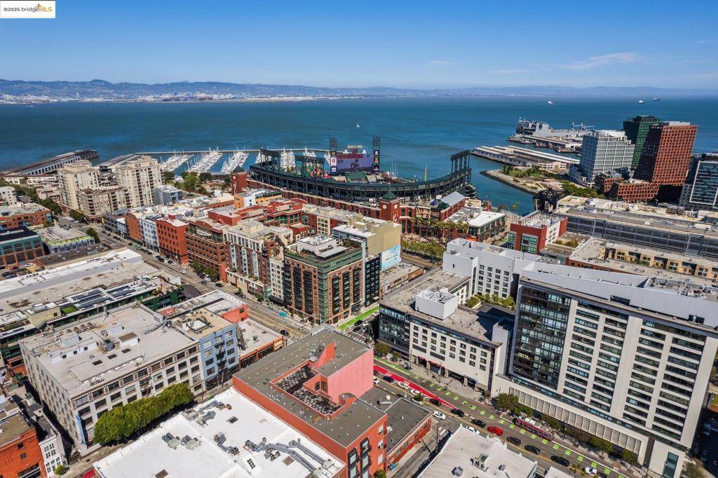 San Francisco, CA 94107,200 Townsend St #4