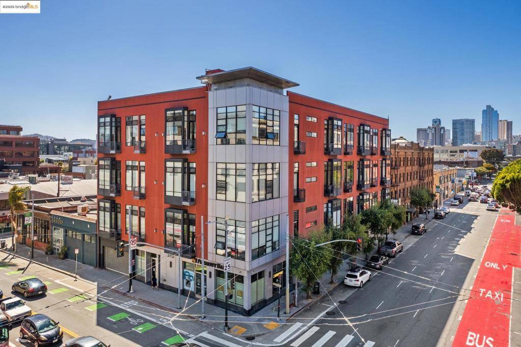 San Francisco, CA 94107,200 Townsend St #4