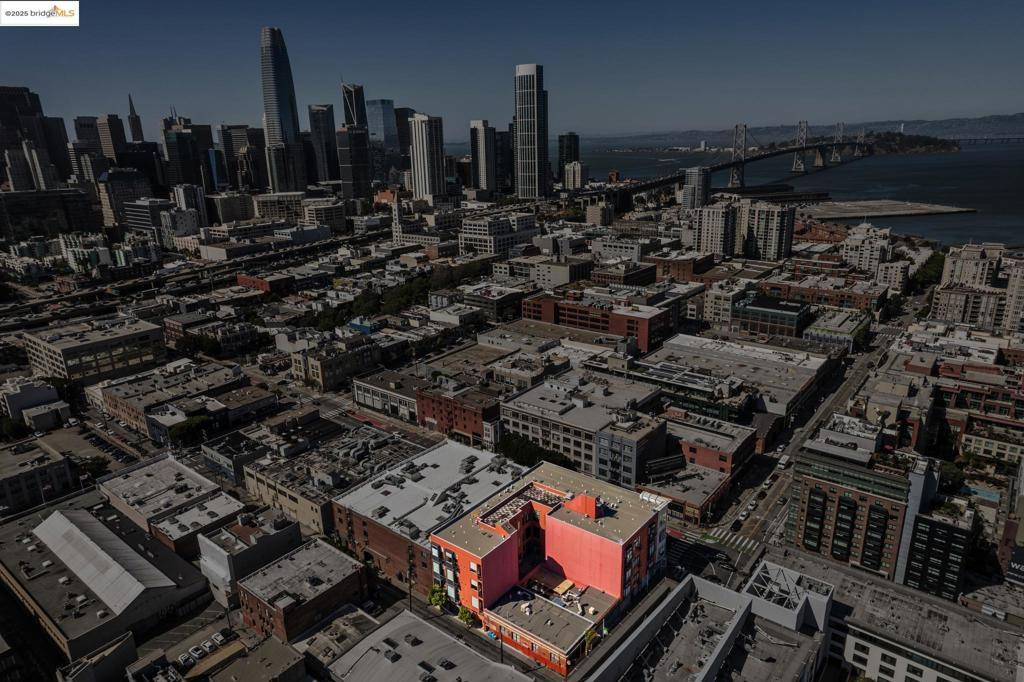 San Francisco, CA 94107,200 Townsend St #4