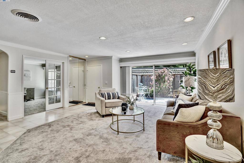 Walnut Creek, CA 94595,2217 Ptarmigan Dr #2
