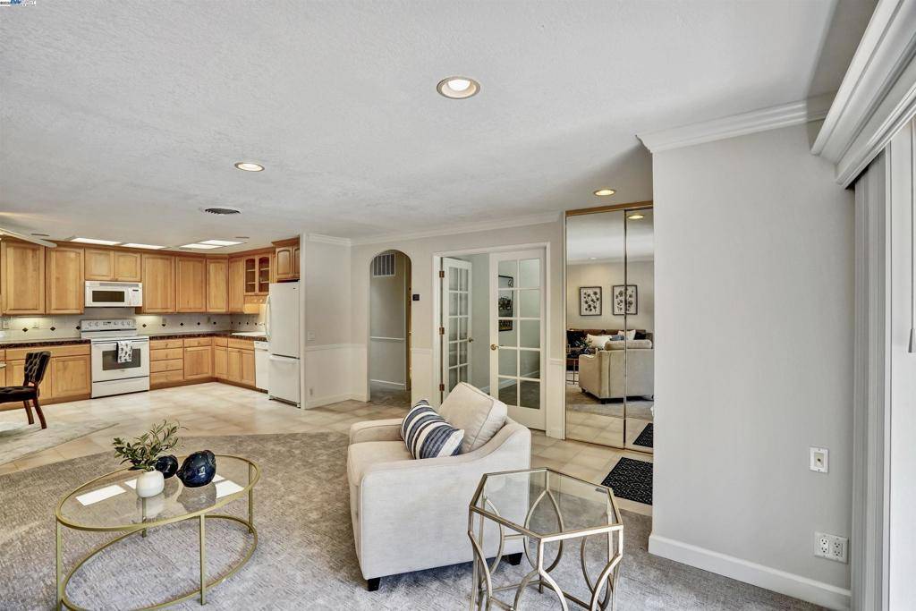 Walnut Creek, CA 94595,2217 Ptarmigan Dr #2