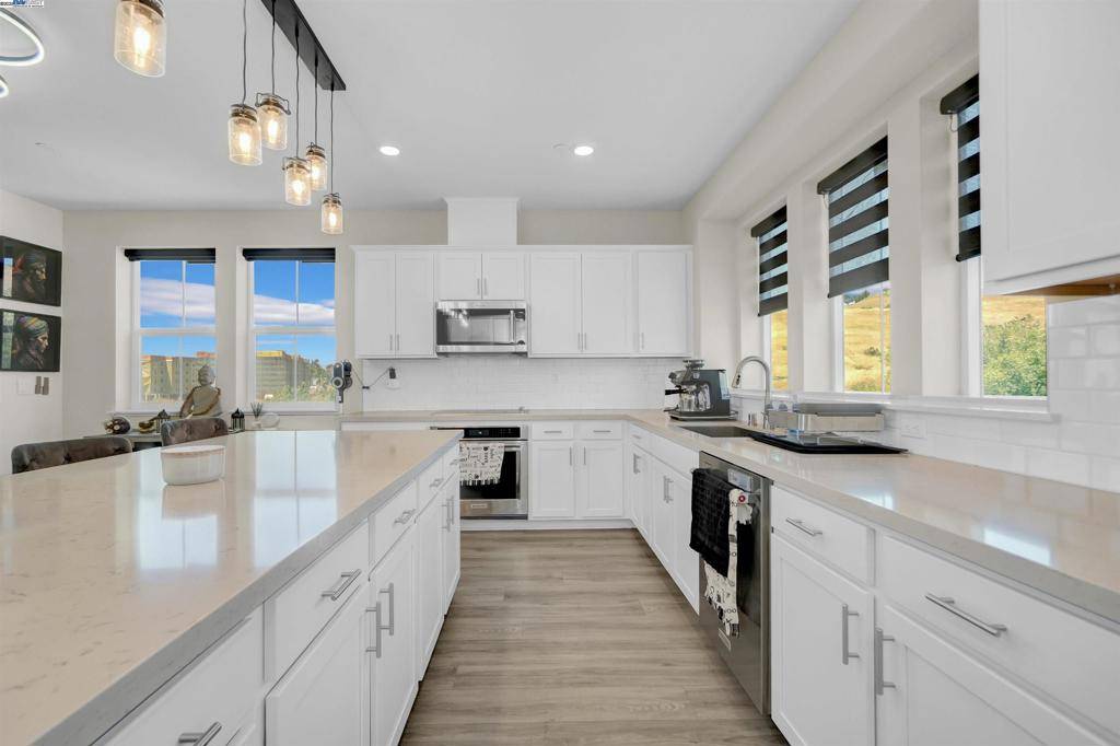 Hayward, CA 94544,28811 Hideaway St