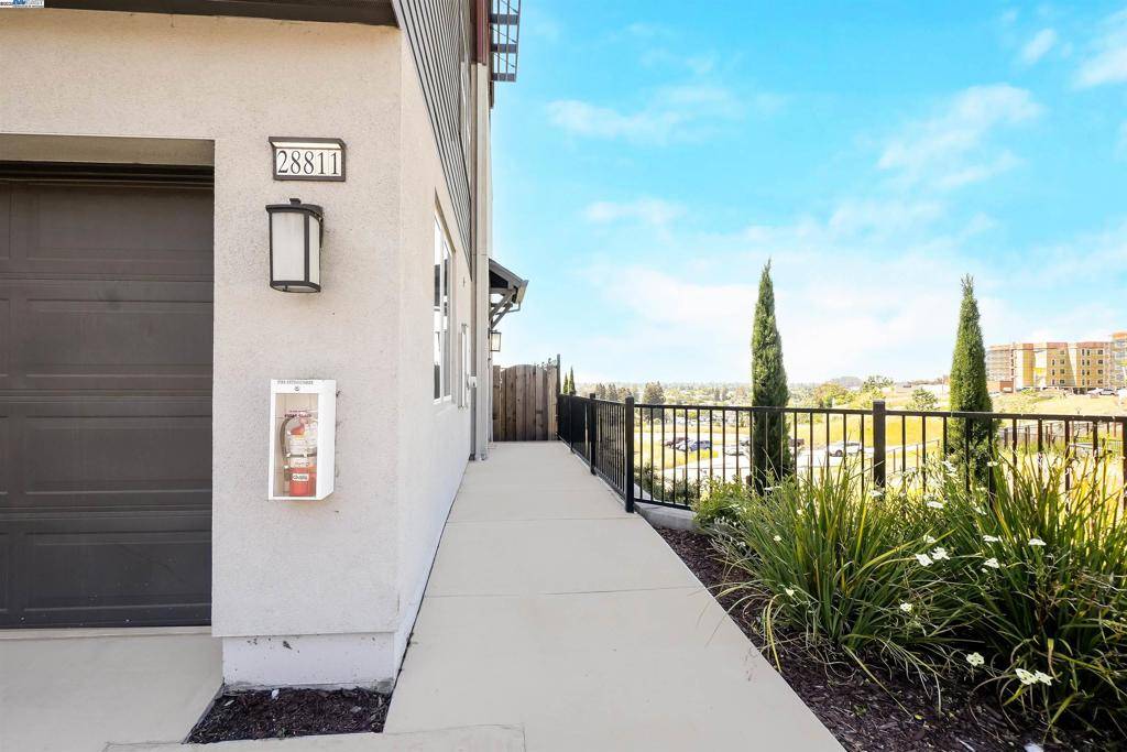 Hayward, CA 94544,28811 Hideaway St